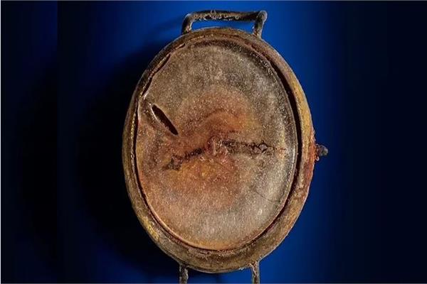 ساعة هيروشيما ساعة توثّق توقيت قنبلة هيروشيما.. بـأكثر من 31 ألف دولار