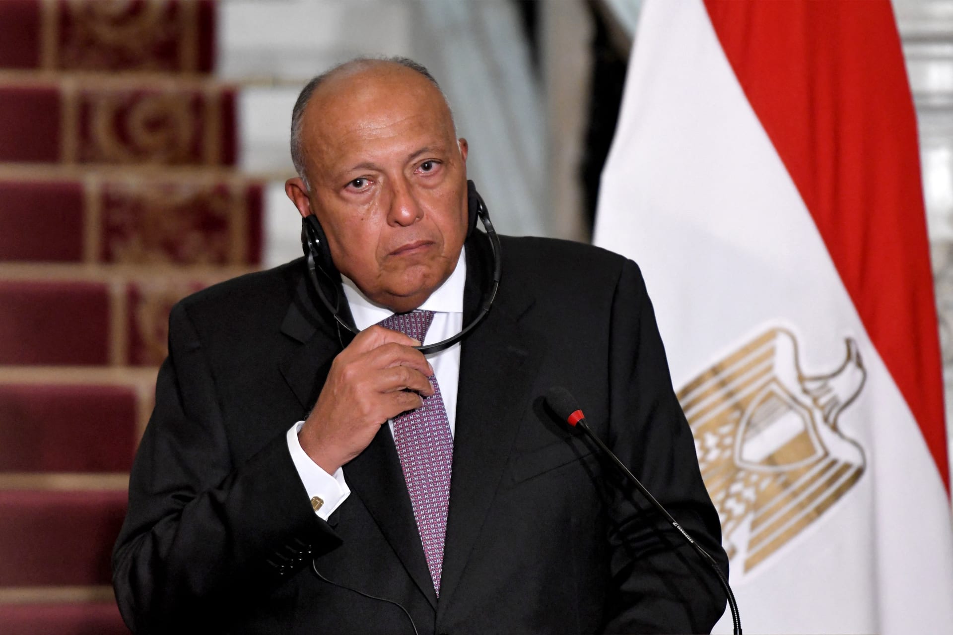 وزير الخارجيّة المصريّة الى بيروت في زيارة خاطفة