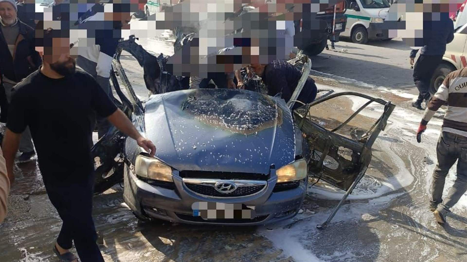 سيارة في المجادل بالفيديو- إستهداف سيّارة مدنيّة في منطقة المجادل