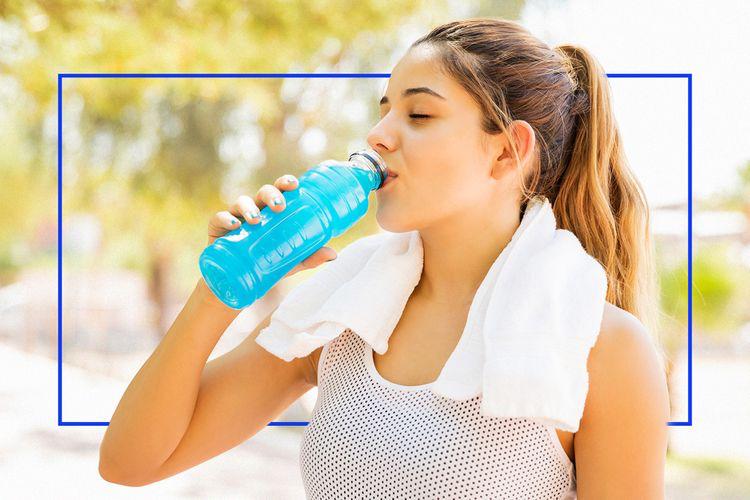 مياه معززة1 المياه المعزَّزة بالإلكتروليتات والفيتامينات والكولاجين…”ترند” يجب الحذر منها!