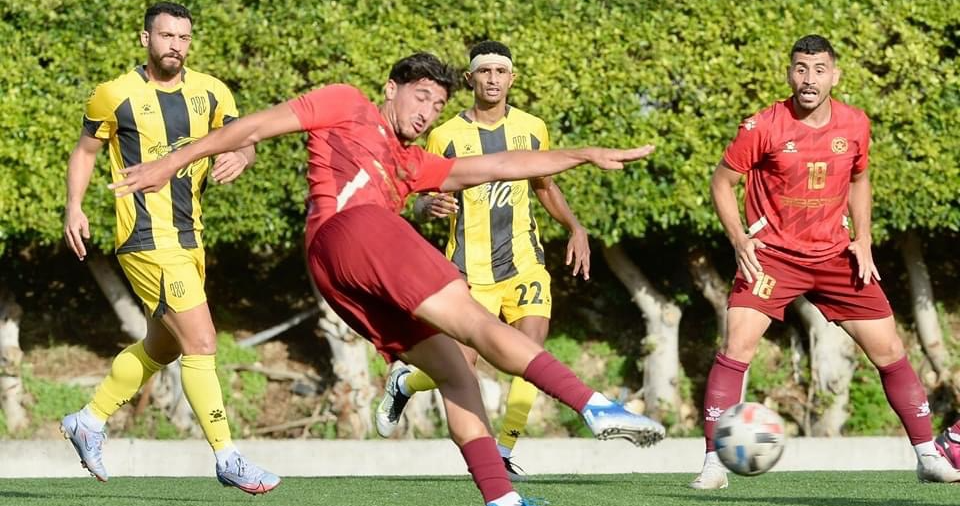 النجمة والعهد النجمة الفائز على العهد احتفظ بصدارة بطولة كرة القدم