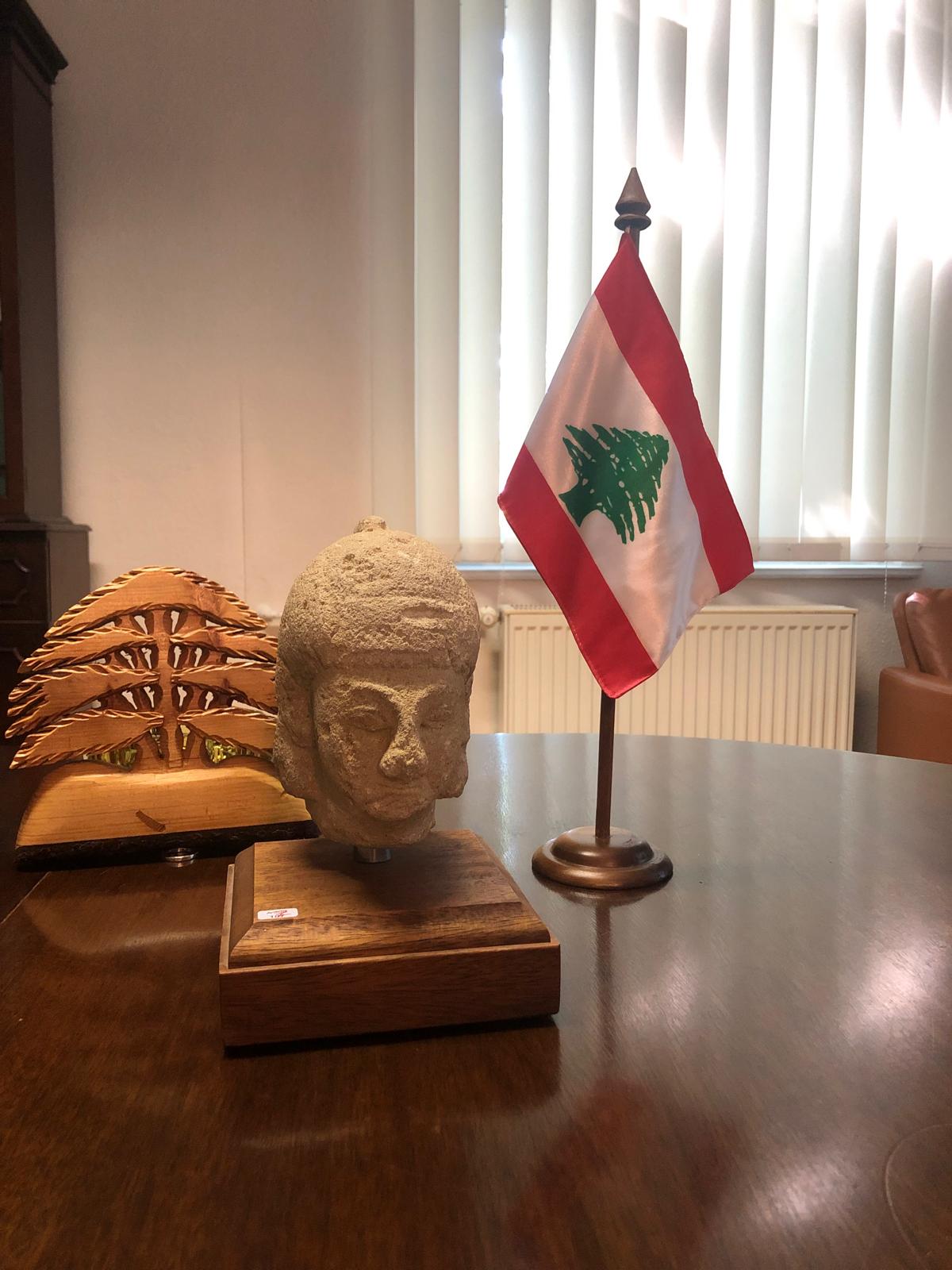 رأس أشمون الأثري السفارة اللبنانية في برلين تستلم رأس أشمون الاثري