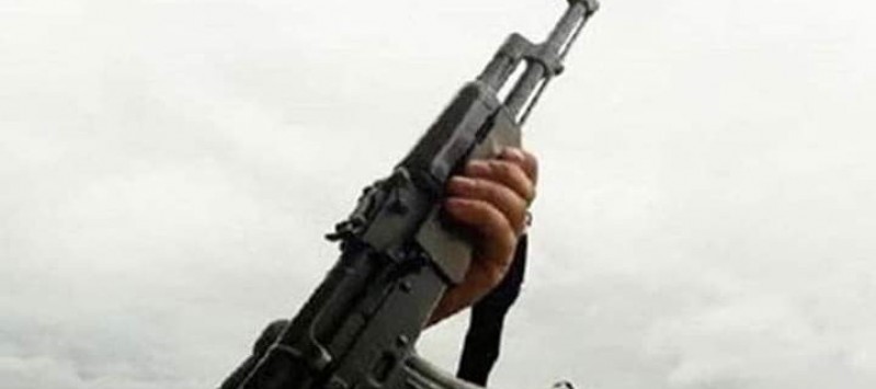 قرار بتجميد تراخيص حمل السلاح في ثلاث محافظات