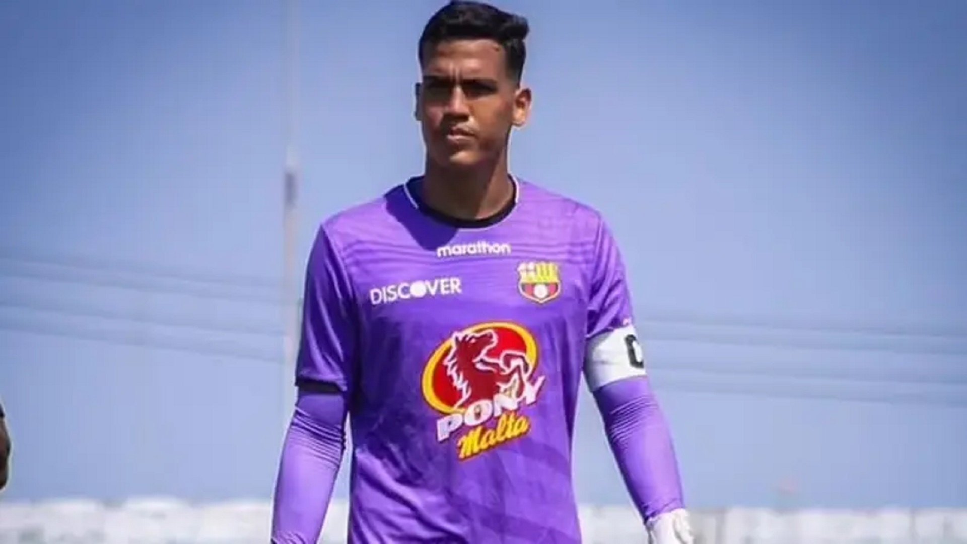 1 وفاة حارس مرمى برشلونة الإكوادوري بعد سقوطه في دورة المياه