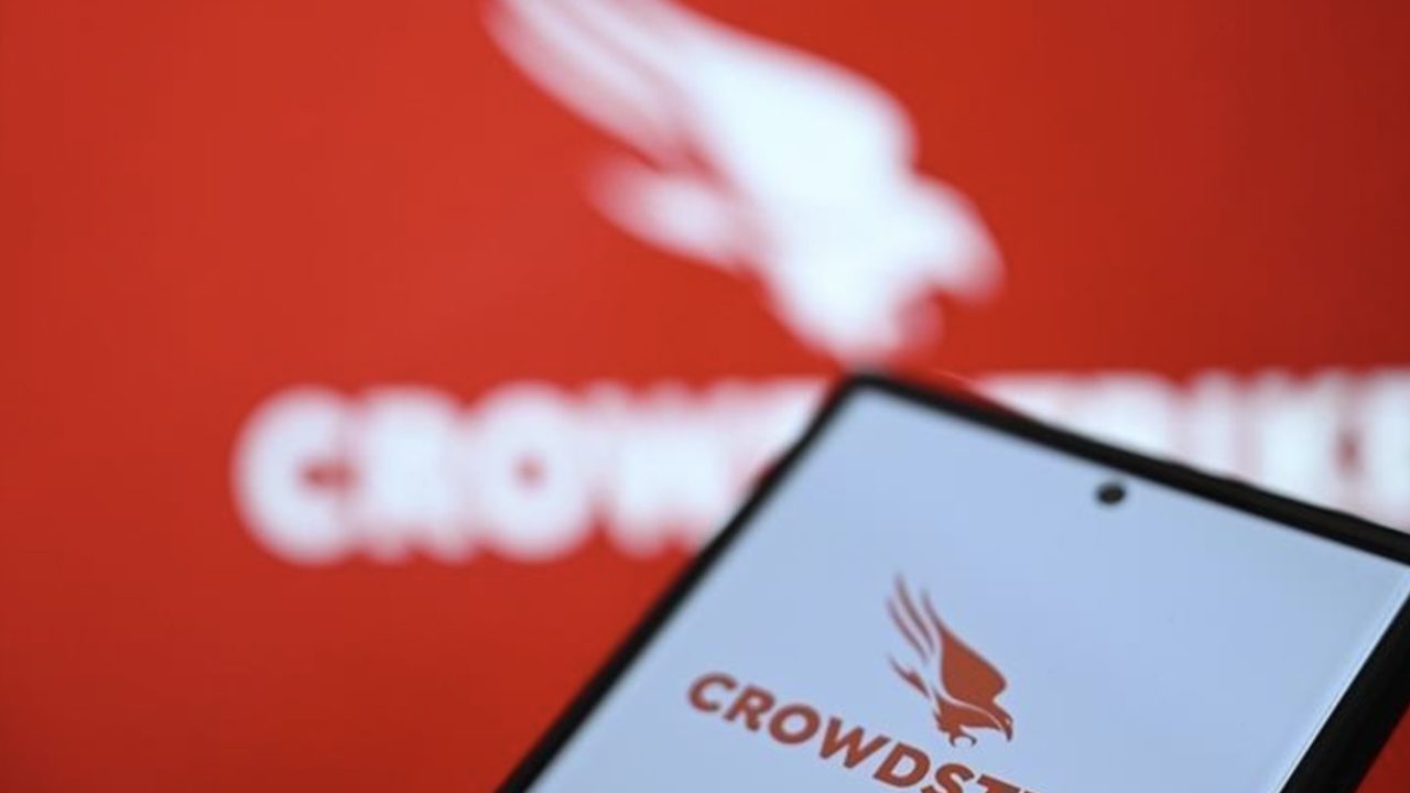 crowd-qrcl05kiv9j8tmlyp1siar4ed33rf1el7oe4m9qhi8 بالفيديو- وبعد الفوضى العالميّة، رئيس شركة CrowdStrike يعتذر علناً