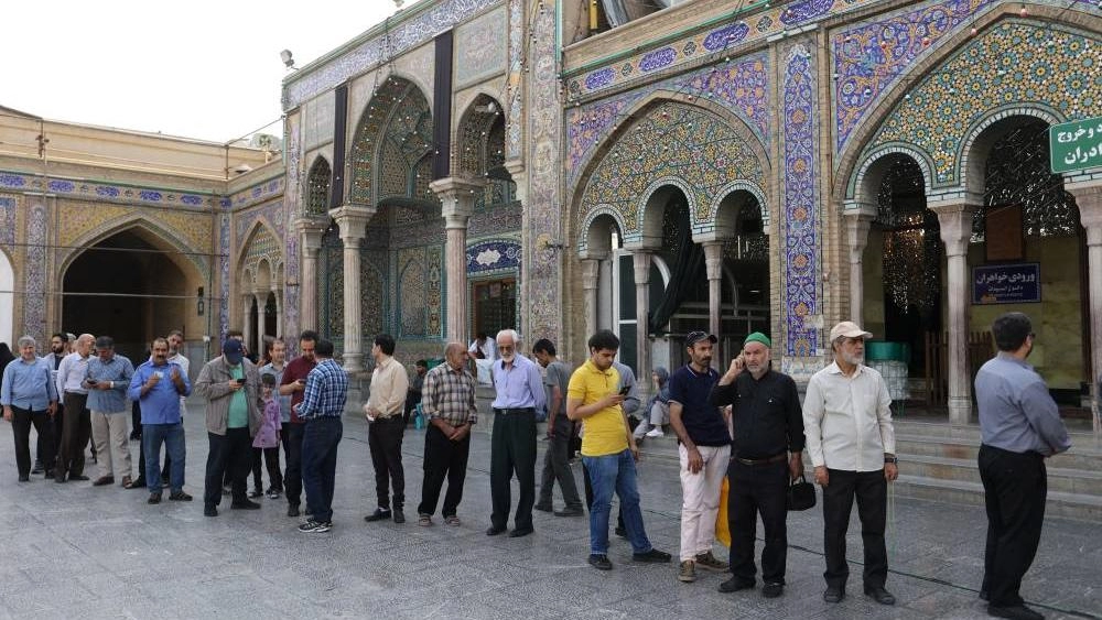 انتخابات ايران بدء التصويت في جولة الحسم لانتخاب الرئيس الايراني