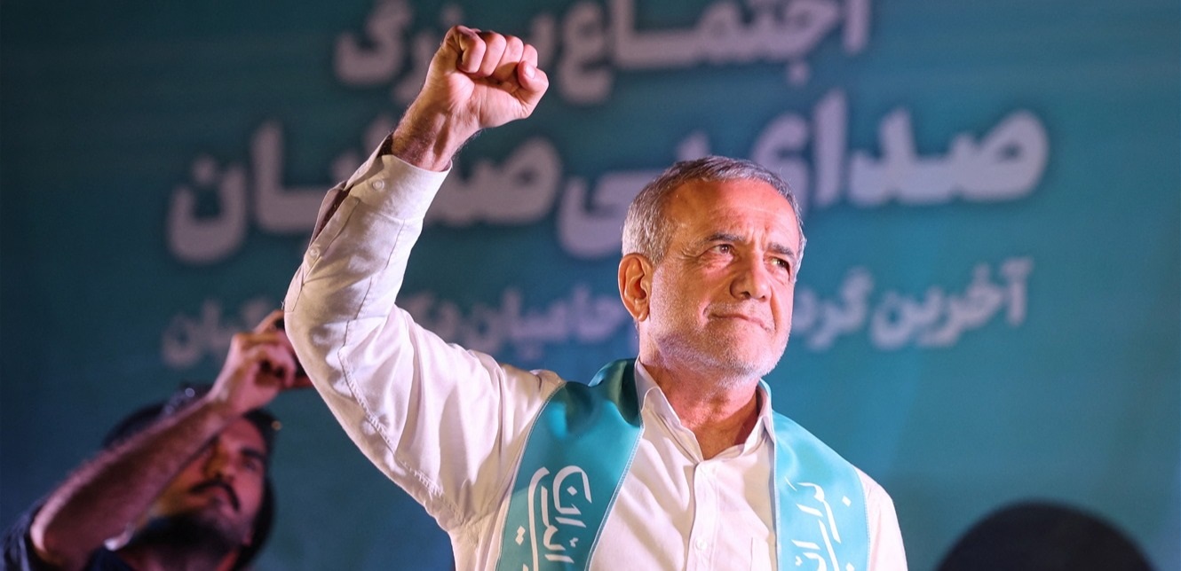 بعد فوزه بالرئاسة الإيرانيّة، رسائل تهنئة لبزشكيان