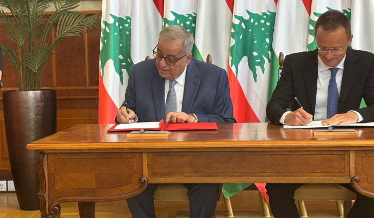 بو حبيب بو حبيب استهل زيارته لبودابست بتوقيع اتفاقية المنح الجامعية