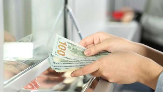 تحويل اموال بالأرقام، إرتفاع تحويلات المغتربين الى لبنان