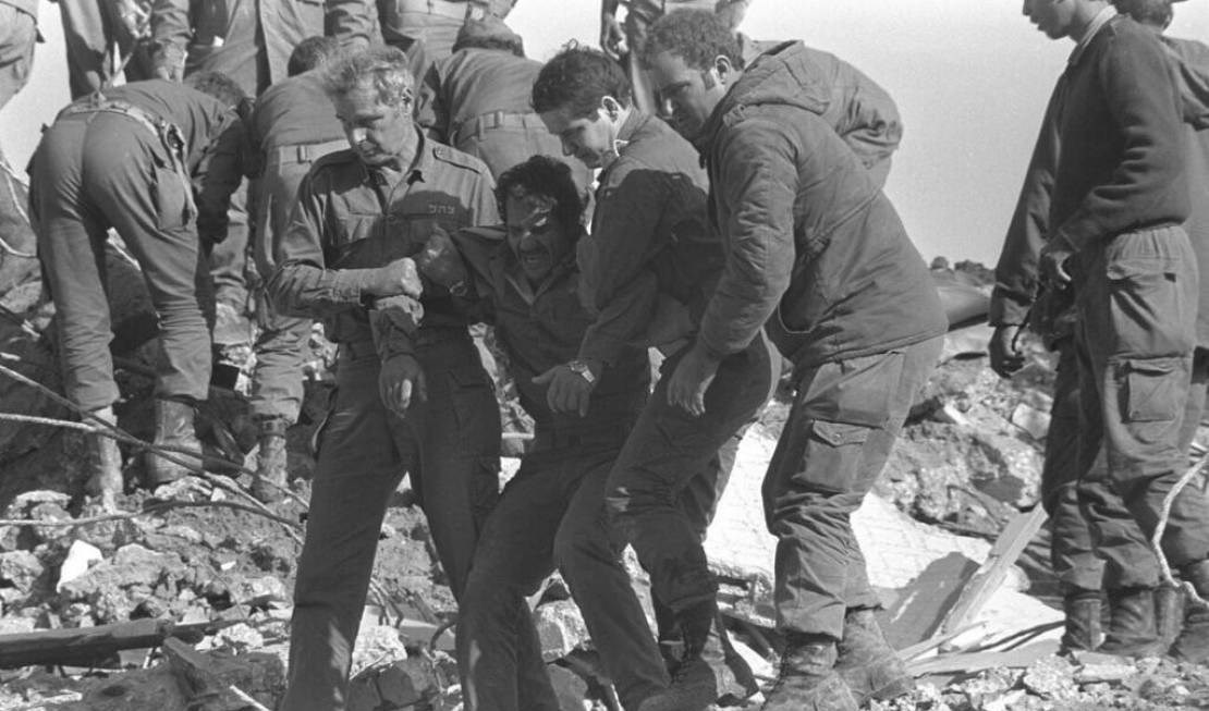 تفجير صور تل ابيب تكشف: انفجار قيادة الجيش الإسرائيلي في صور عام 1982 كان نتيجة تفجير انتحاري