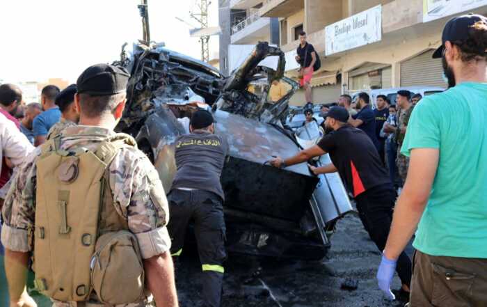 سيارة قيادي في الجماعة الإسلامية استهدفته إسرائيل بشرق لبنان