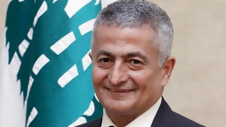 وزير المالية ثلاثة قرارات لوزير المالية حول تمديد مهل