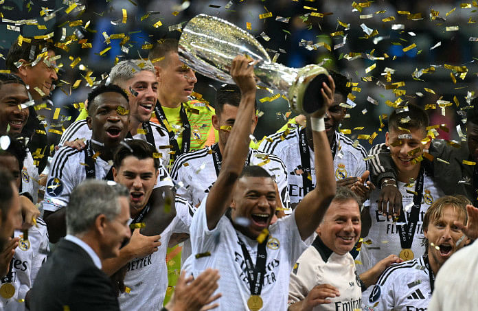 ريال مدريد يتوج بلقب السوبر الأوروبي للمرة السادسة