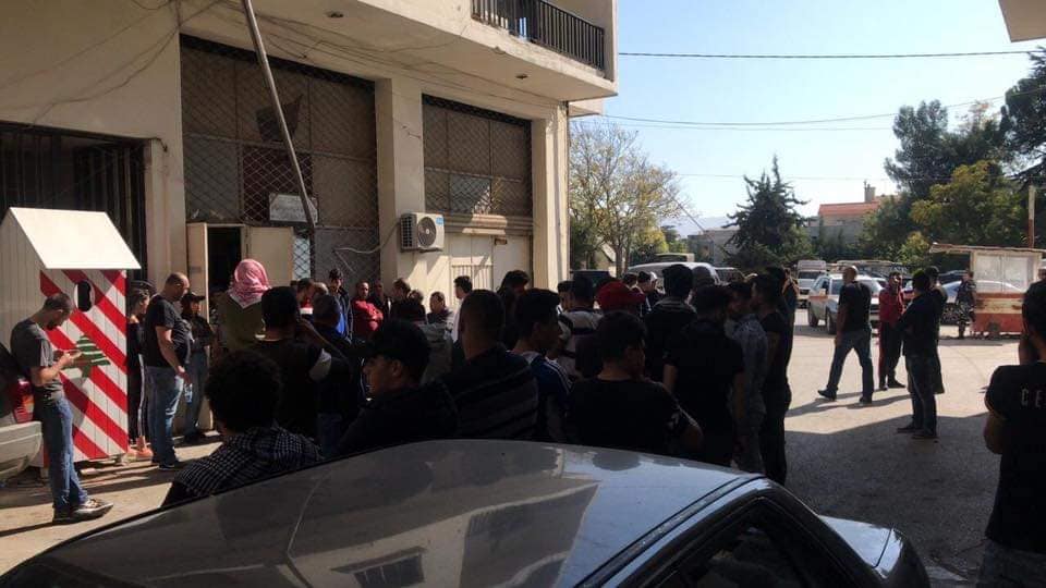 النافعة زحلة 2 دورية لأمن الدولة أعادت فتح أبواب النافعة في زحلة بعد إقفالها من قبل السماسرة