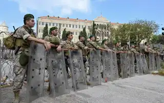 السرايا عسكريون