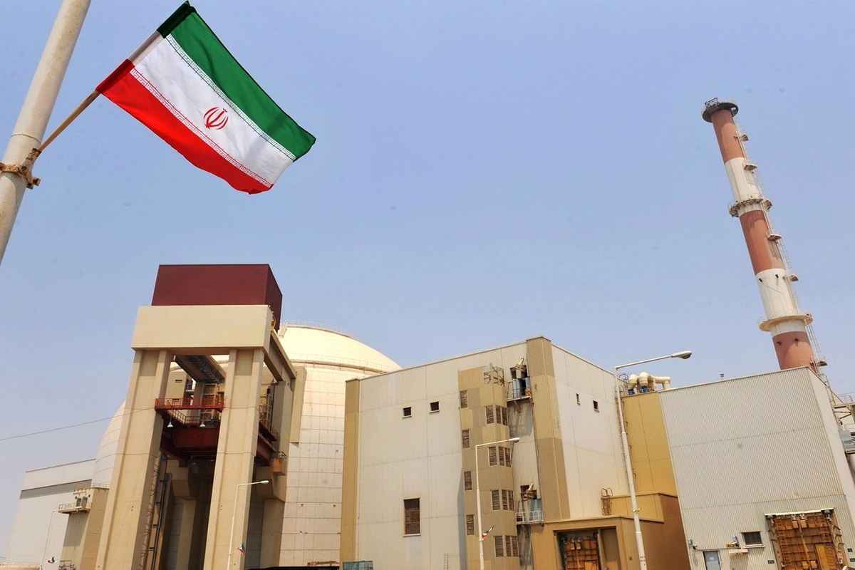 ايران علم مبنى إيران تعليقاً على حقائب الأموال: تشويهٌ إعلامي من إسرائيل