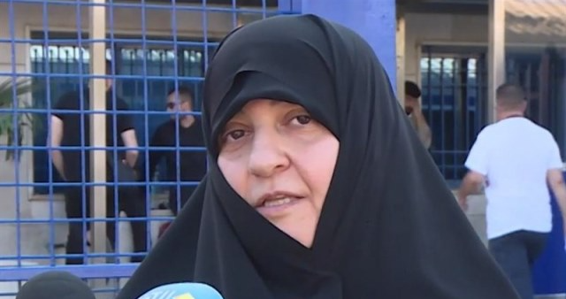 زوجة السفير الإيراني زوجة السفير الإيراني في لبنان: خضع لعملية جراحية بسيطة في إحدى عينيه