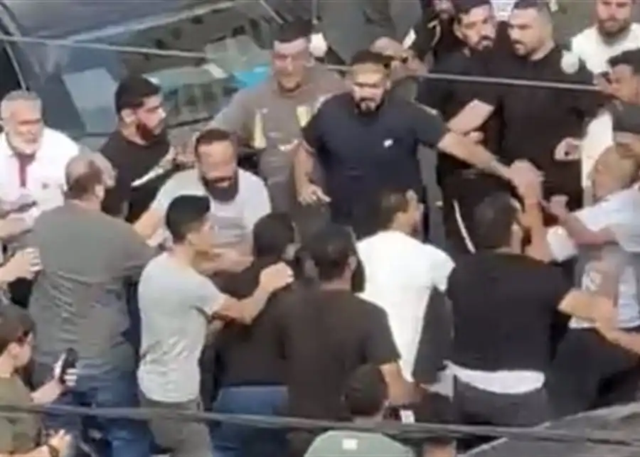 ساحة صيدا الاحباش والسلفيون