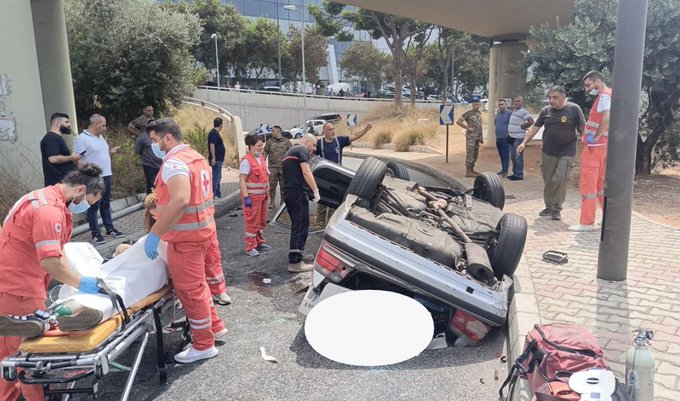 سقوط سيارة بالصورة- قتيل وجريح في حادث سير مروّع، سيّارة سقطت عن جسر الصيّاد