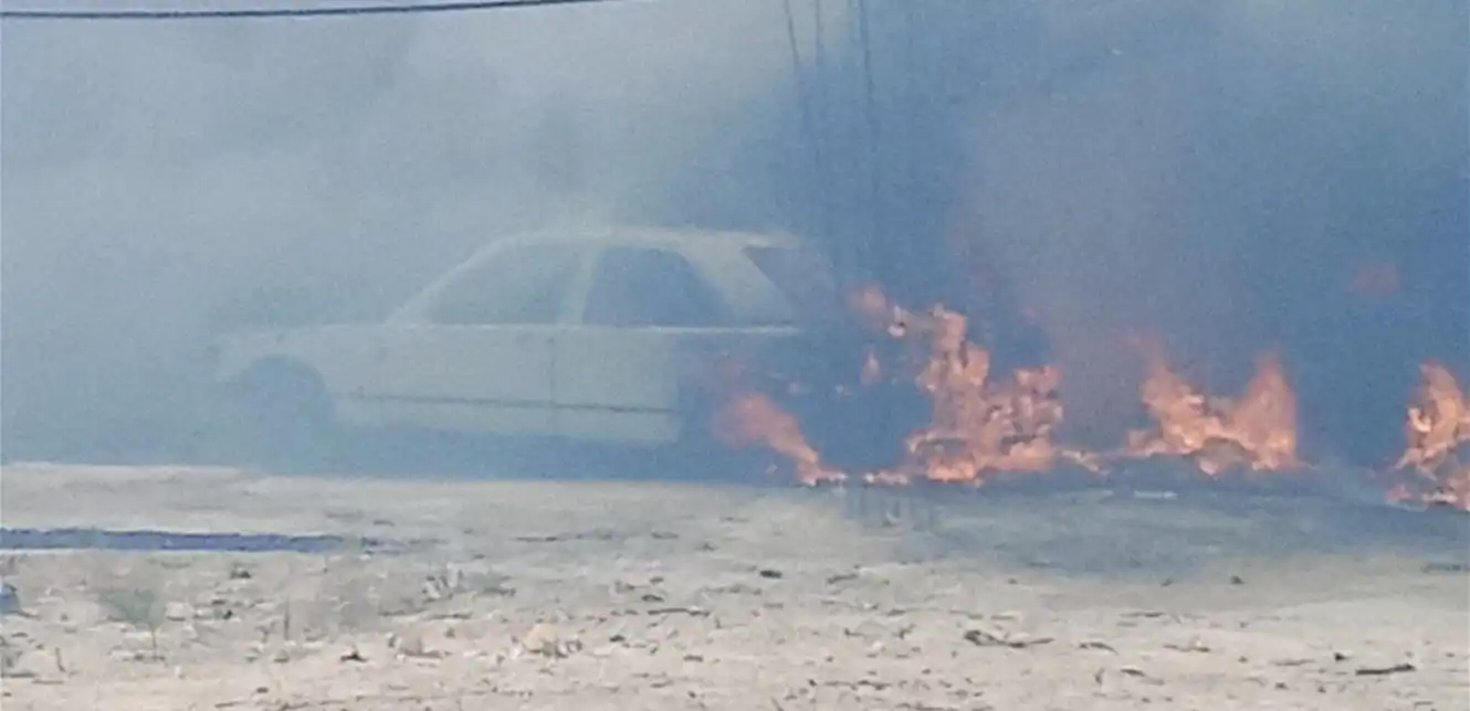 سيارة تحترق