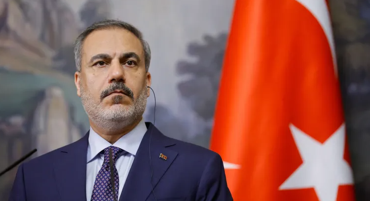 وزير الخارجية التركي تركيا تتهم إسرائيل بتوسيع الحرب إلى لبنان