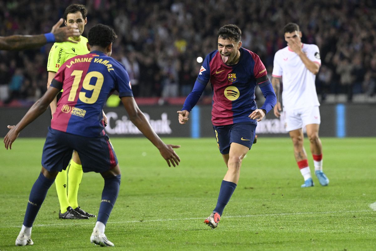 2178835605.0 برشلونة يكتسح إشبيلية بخماسية قبل مواجهتي بايرن ميونيخ وريال مدريد
