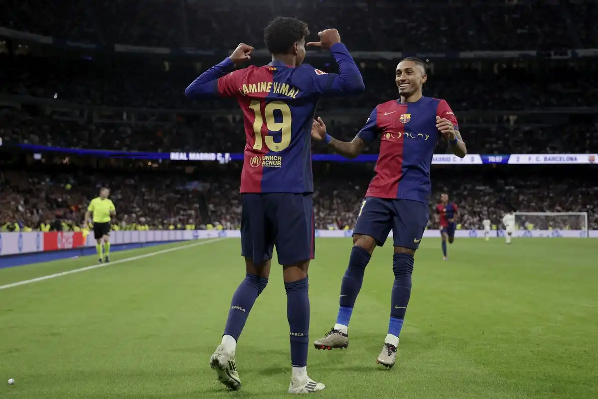 2180481010.0 برشلونة يكتسح ريال مدريد برباعية نظيفة في البرنابيو