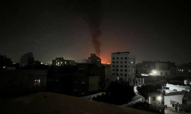 IMG_1272 الحوثيون: غارة امريكية بريطانية بالقرب من جامعة الحديدة