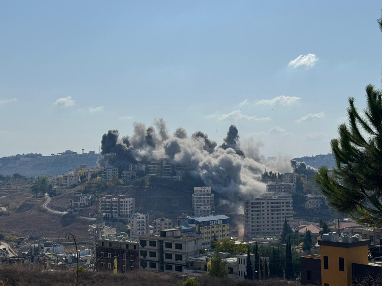 الجيش بدأ بتفجير الصواريخ في عاريا