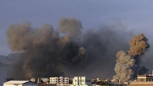 مطار الحديدة في اليمن1 الحصيلة الاولية للغارات الاسرائيلية على اليمن