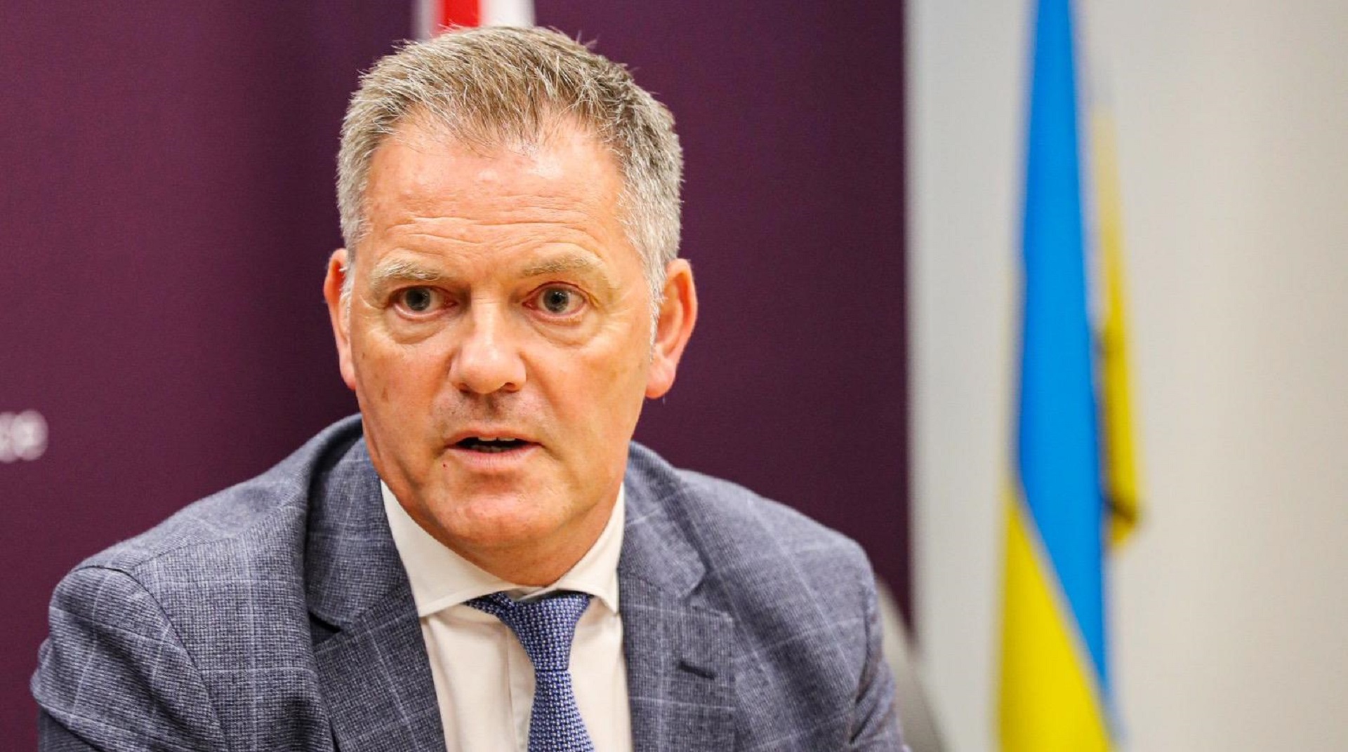 martin sampson كبير مستشاري وزارة الدفاع البريطانية يلتقي اليوم الرئيس بري