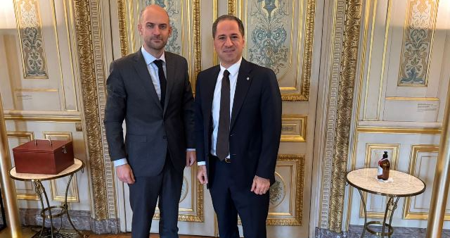 الجميل إلتقى بارو وتأكيد على دعم فرنسا الثابت للبنان