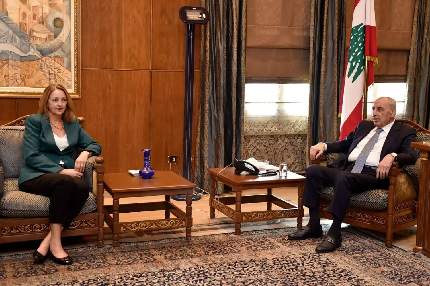 بري السفيرة الاميركية ليزا جونسون