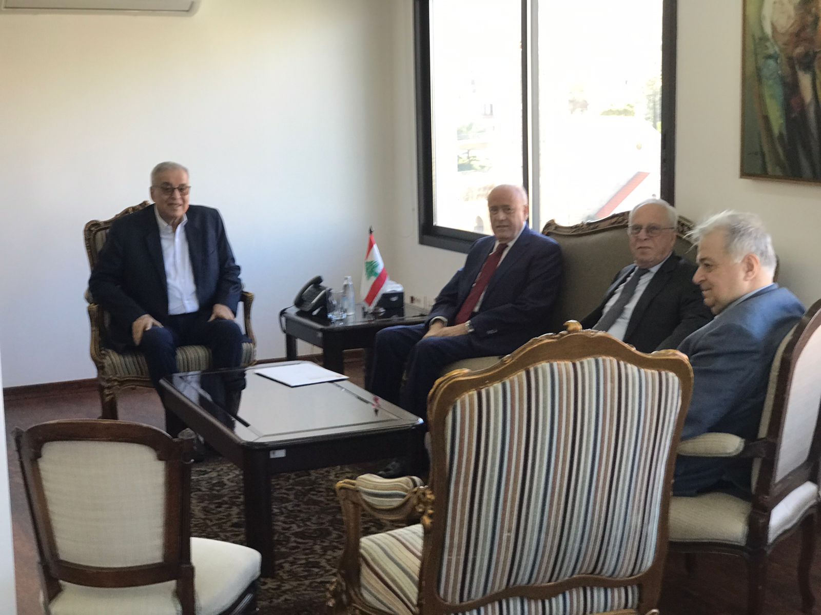 بو حبيب جديد في زمن الحرب، بو حبيب يطّلع على نشاط السلك القنصلي في لبنان مع الدول
