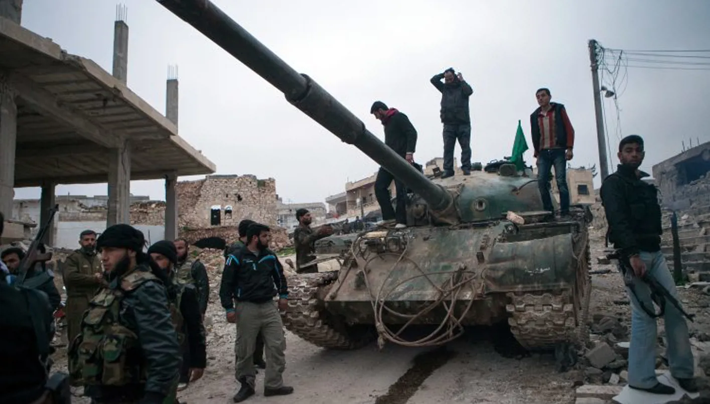 سوريا فصائل اشتباكات عنيفة في حلب وإدلب… مقتل أكثر من 200 عسكريّ سوريّ وعنصر من الفصائل المسلّحة