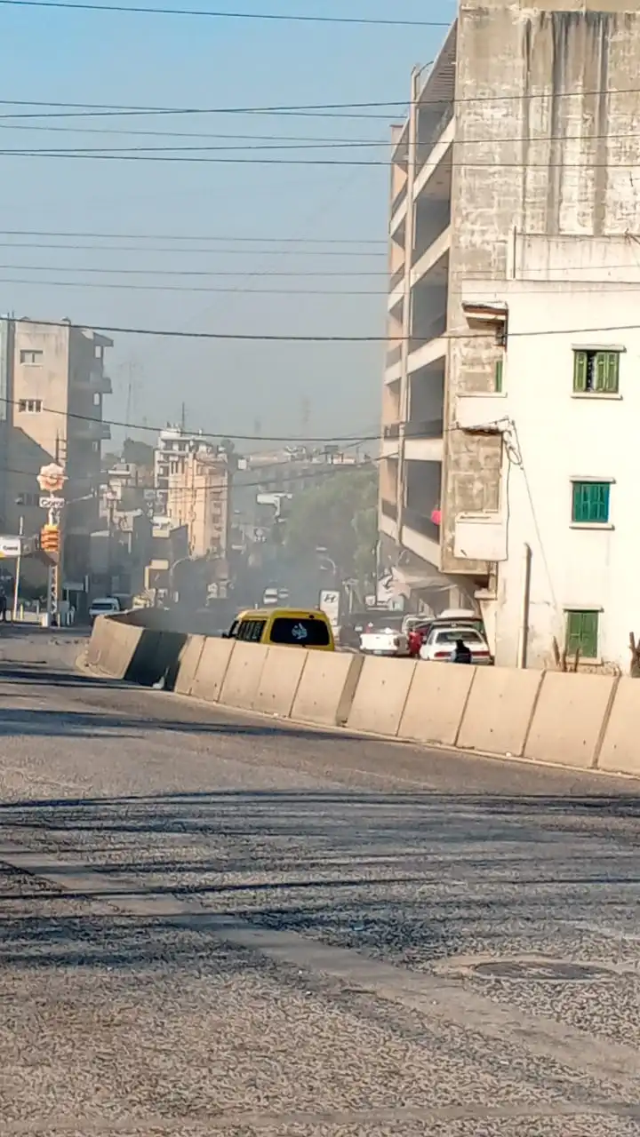 سيارة عاريا