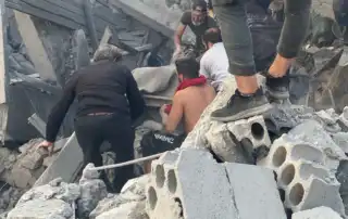 غارة ركام انقاذ