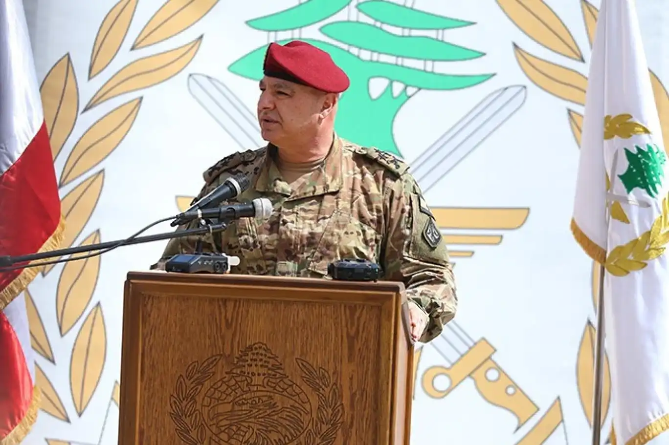 قائد الجيش 32