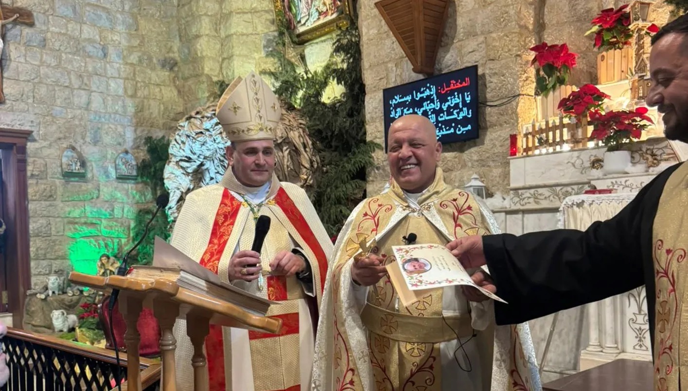 pere-elay3a هدية من البابا فرنسيس إلى كنيسة القليعة