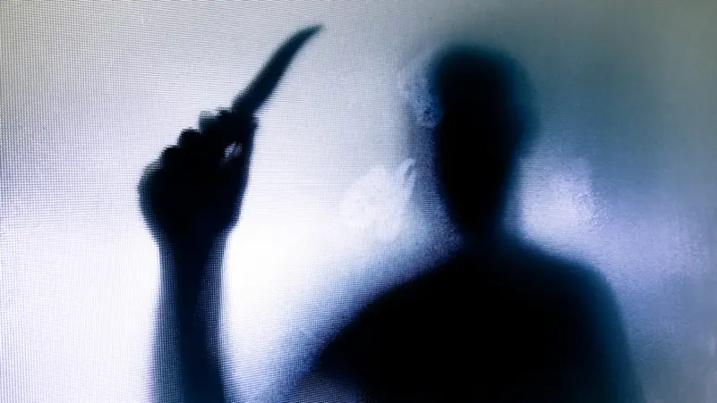 الة حادة جريمة جريح اثر إشكال بين مواطن وسوريين قاموا بمعاكسة شابة