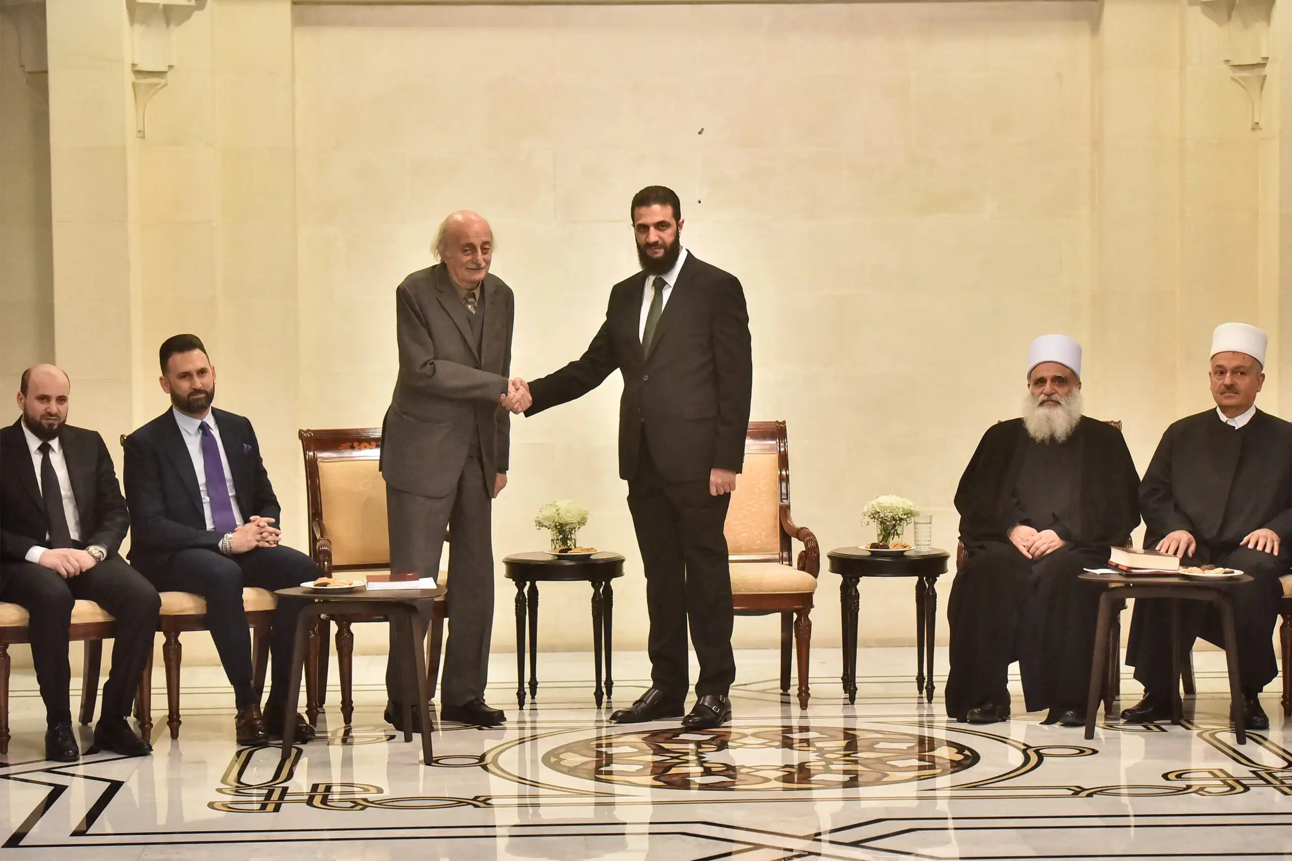 SYRIA-LEBANON-CONFLICT-DIPLOMACY-POLITICS-DRUZE الشرع وجنبلاط