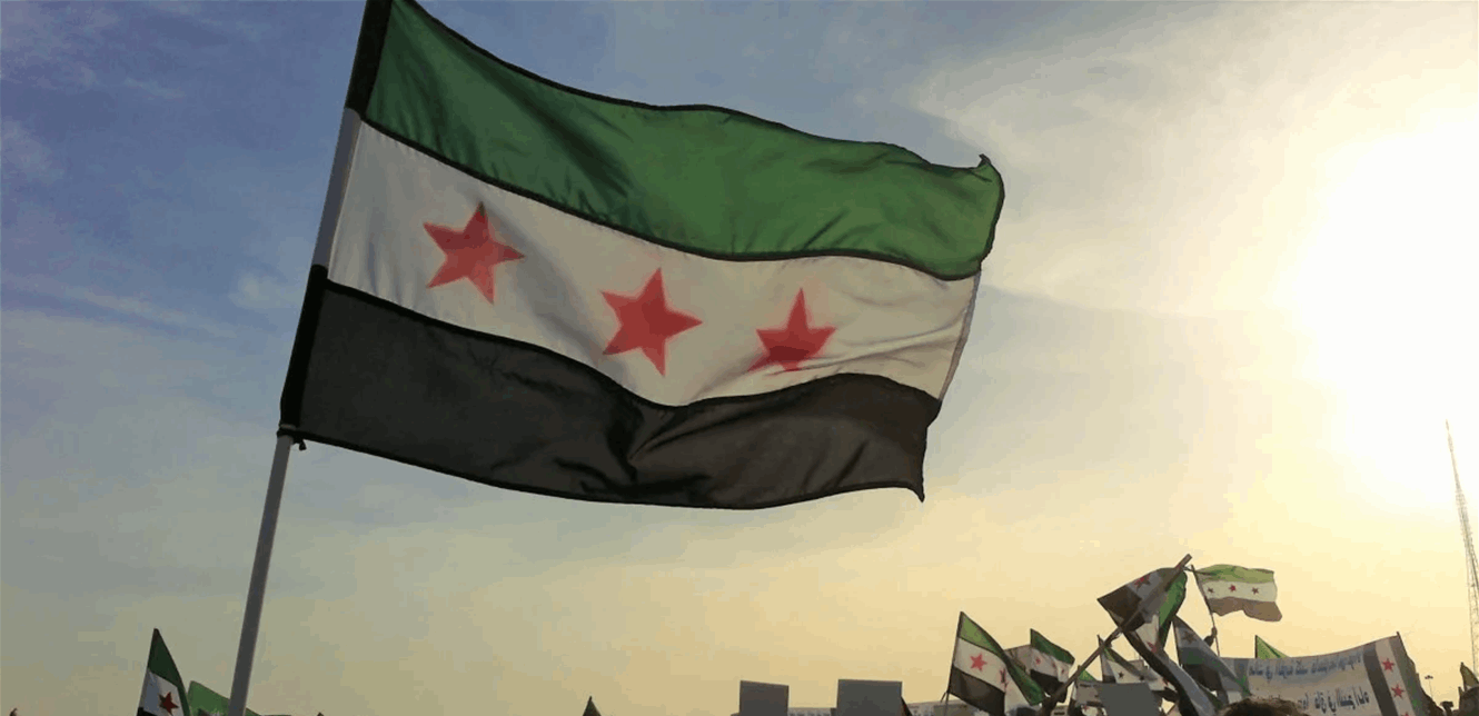 العلم السوري الجديد 11 المرصد السوري: 1383 مدنيًّا قُتلوا من جراء أعمال العنف غربي سوريا