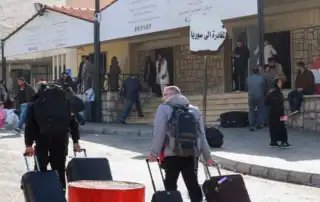 المصنع المغادرة