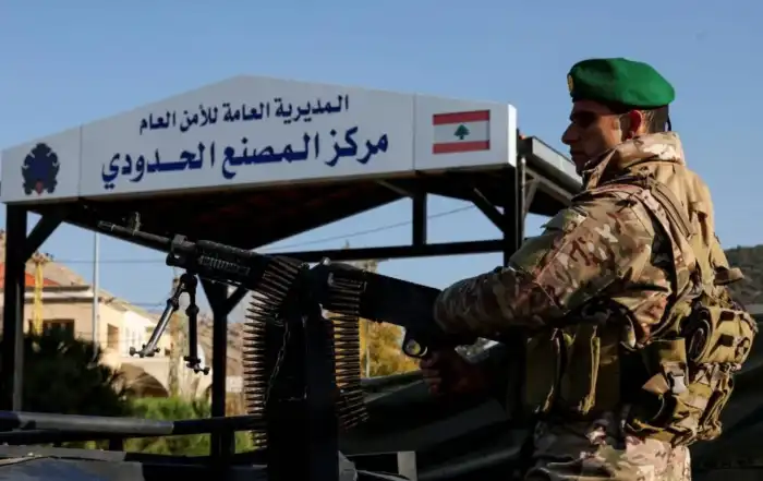 المصنع جندي