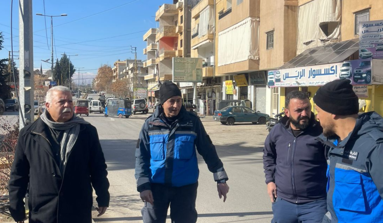 بعلبك حملة لإزالة الإعلانات والصور في بعلبك