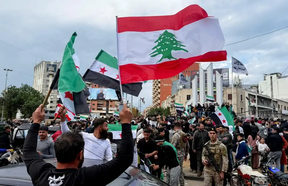 سوريا حرة لبنان