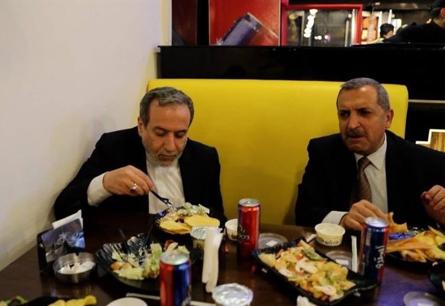 عراقجي بالفيديو- بعد لقائه الأسد، عراقجي يتناول الشاورما في وسط دمشق