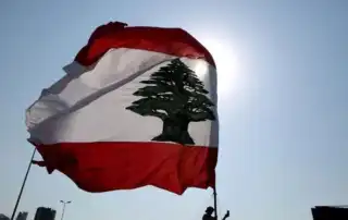 علم لبنان 66
