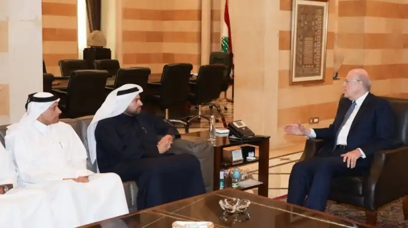 ميقاتي مستقبلاً الخليفي في بيروت ميقاتي مستقبلاً الخليفي في بيروت