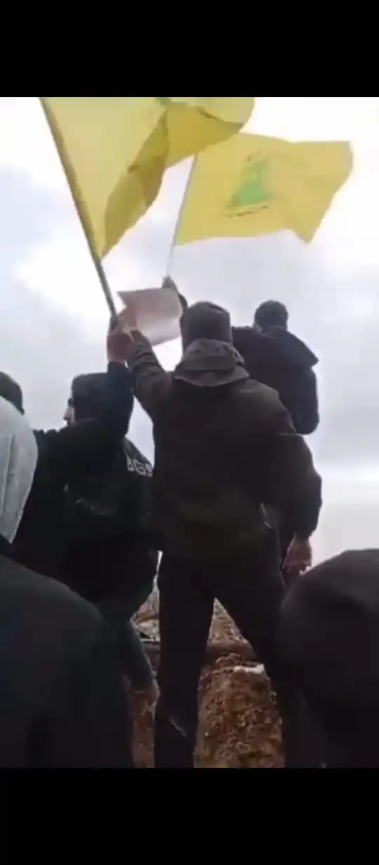 08a2b434-a2e5-4fa1-bc3d-4d373af69434 بالفيديو- لحظة إصابة شخصين برصاص الجيش الإسرائيلي في مارون الراس